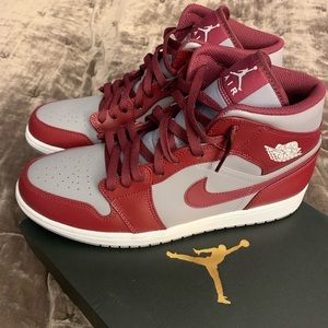 Air Jordan 1 Mid
Men's Shoes